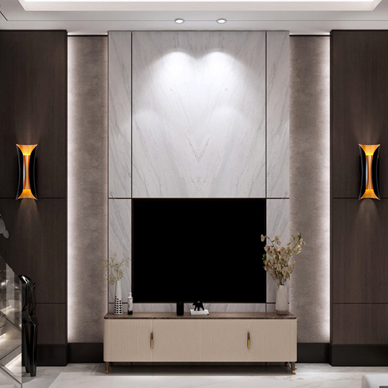 Modern Curl Wall Sconce | Black Metal Indoor Wall Light