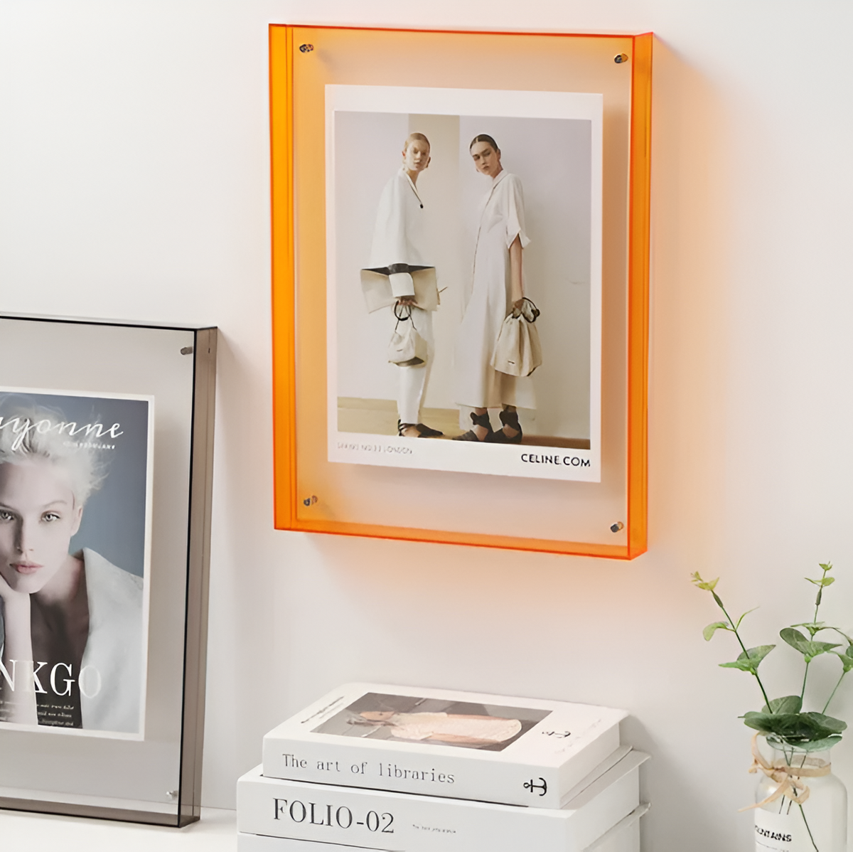 Seravina Clear Acrylic Photo Frame