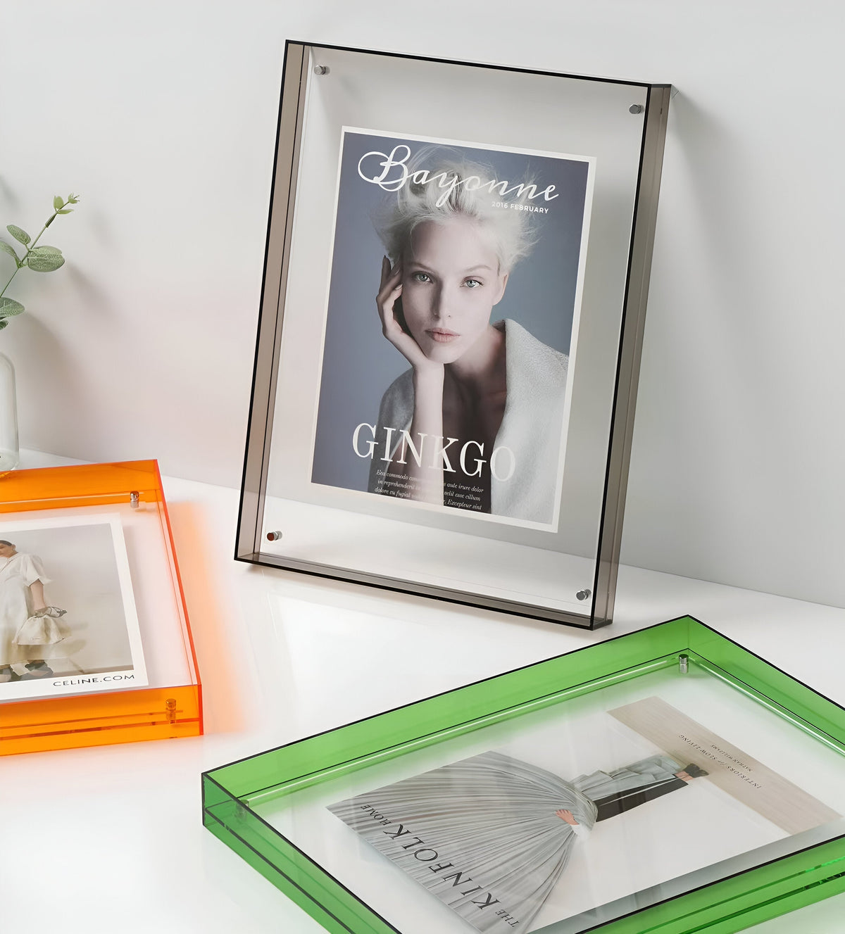 Seravina Clear Acrylic Photo Frame