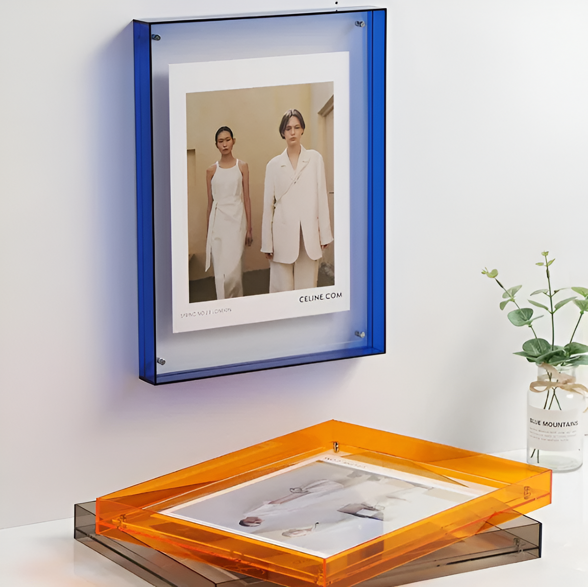Seravina Clear Acrylic Photo Frame