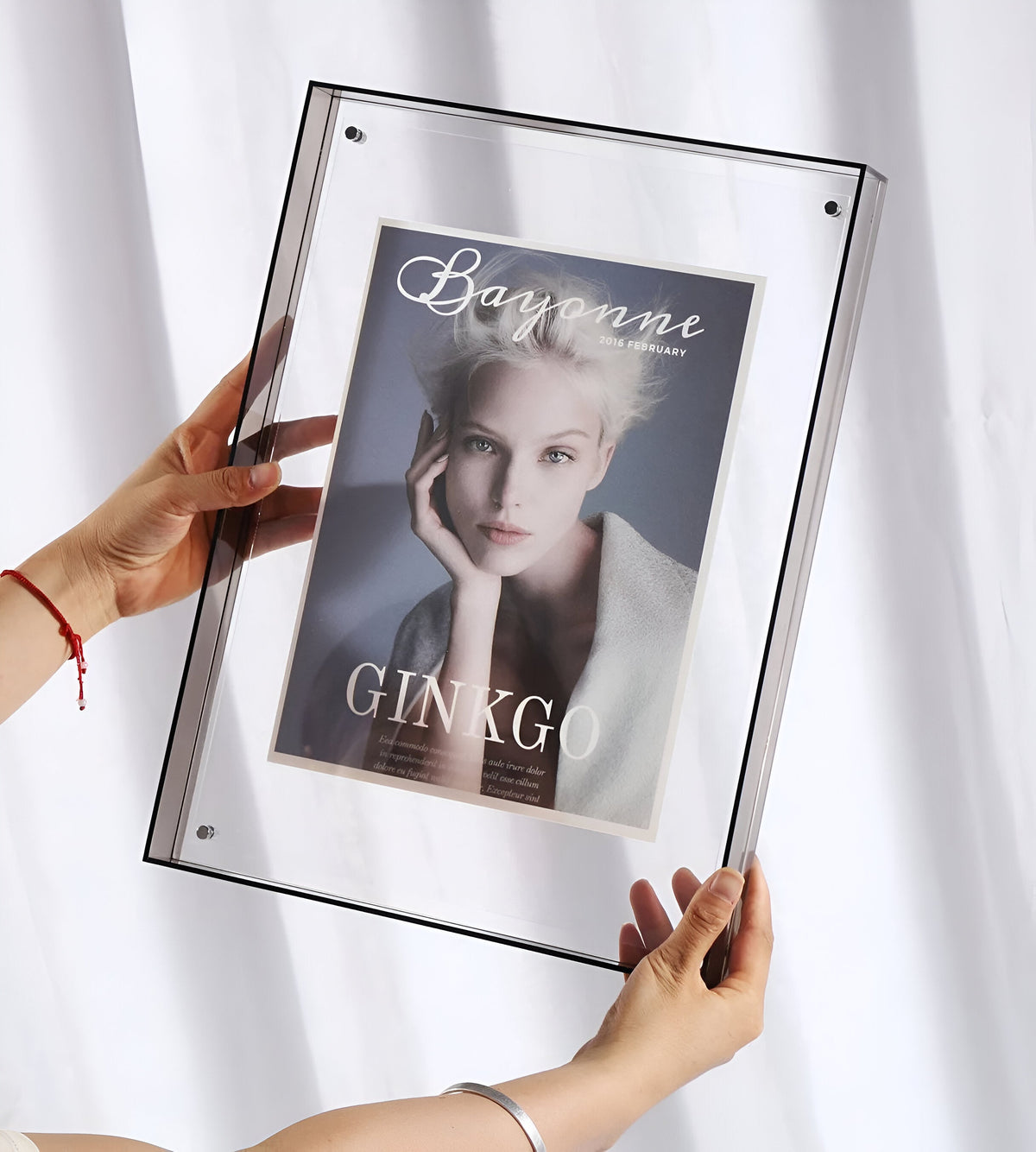Seravina Clear Acrylic Photo Frame