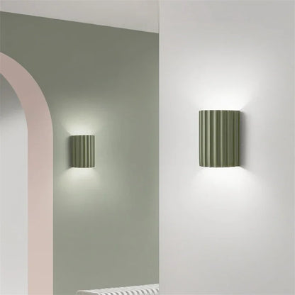 Ribbed Resin Wall Lamp