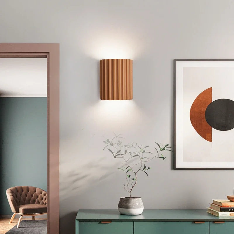 Ribbed Resin Wall Lamp