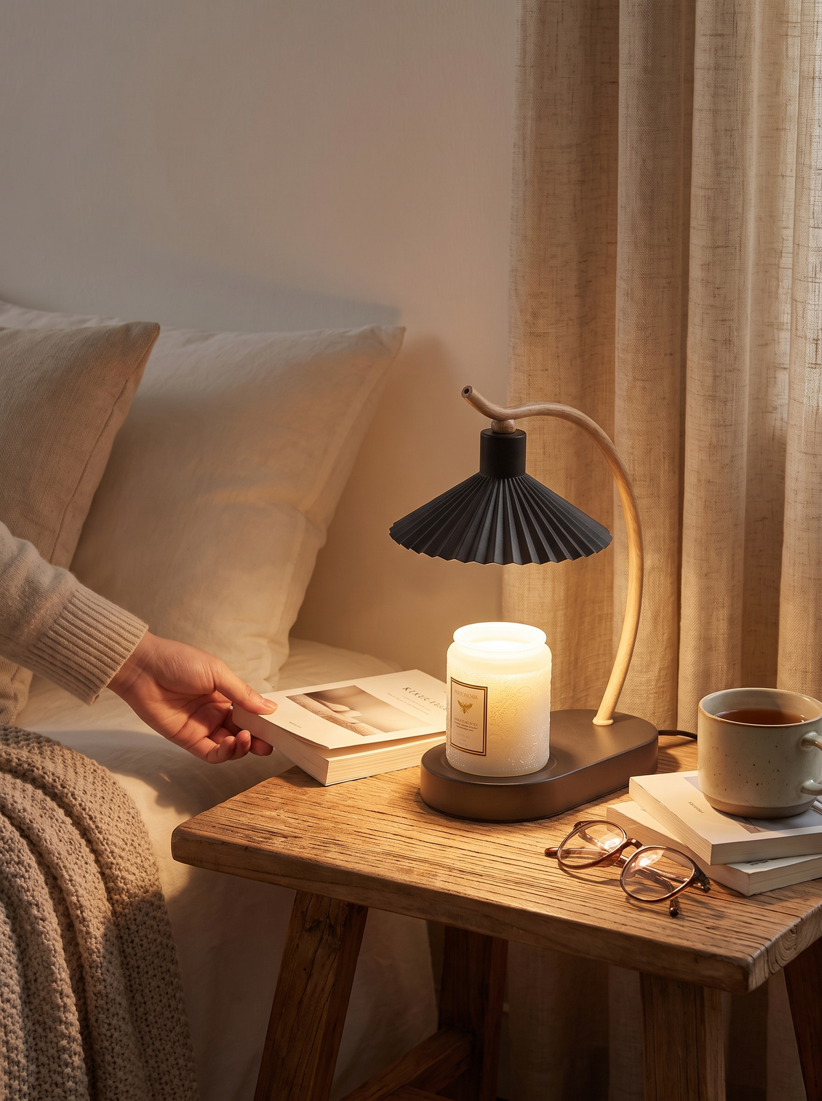 Vanessa Candle Warmer Lamp in a lifestyle setting