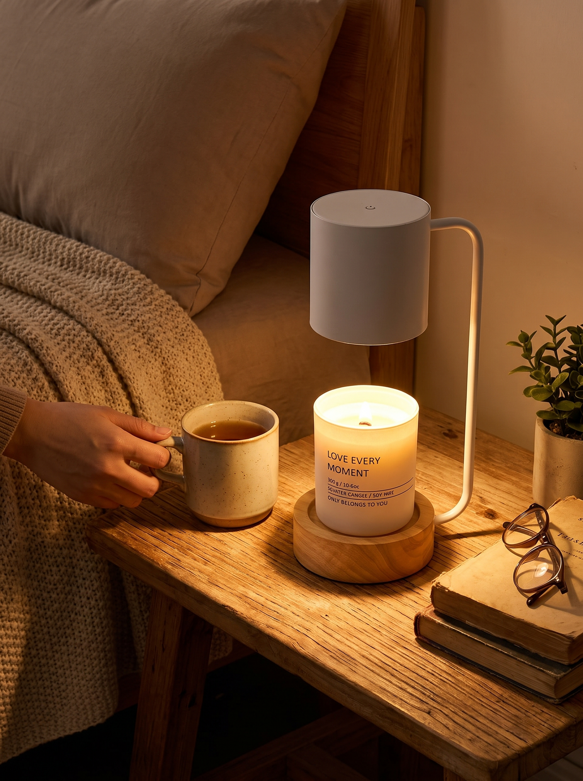 Warm light, subtle fragrance
