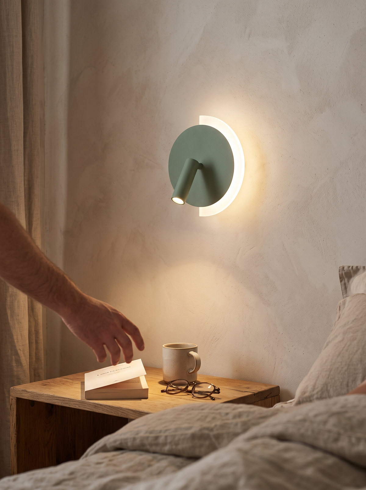 Soft Glow Plus Spotlight
